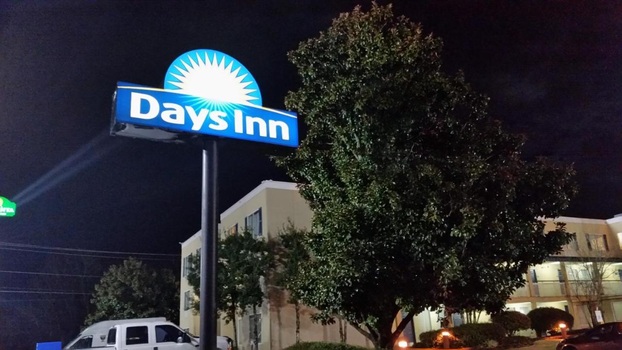Days Inn By Wyndham Chattanooga/Hamilton Place Bagian luar foto